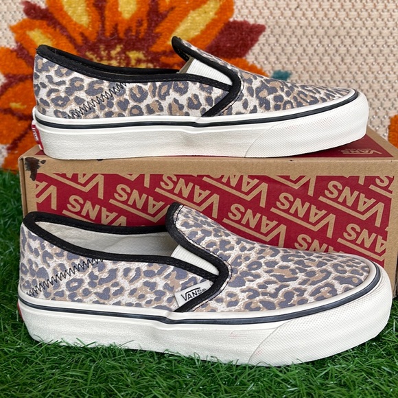Vans Slip On Sf Cheetah White Cap Gray/Black Surf WMNS sneakers - Picture 1 of 16